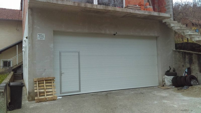 SEKCIJSKA GARAŽNA VRATA 375×283 – NAJJEFTINIJE U HRVATSKOJ