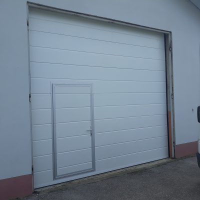 SEKCIJSKA GARAŽNA VRATA  SW SOLID MAX 220×250 – NAJJEFTINIJE U HRVATSKOJ