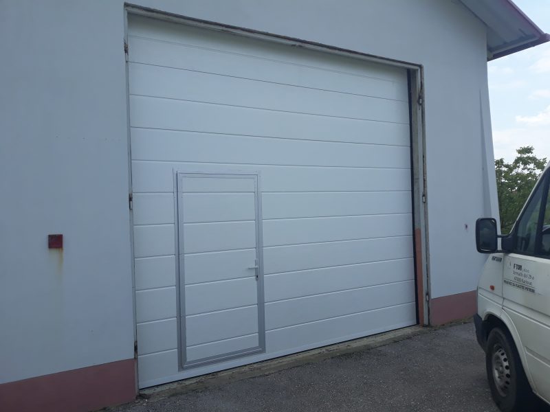 SEKCIJSKA GARAŽNA VRATA SW SOLID MAX 220×250 – NAJJEFTINIJE U HRVATSKOJ
