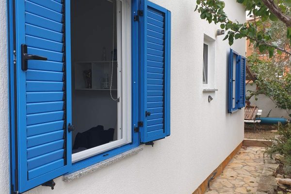 plave fasadne grilje