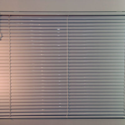 ALUMINIJSKE ŽALUZINE VENEZIANO, MODEL SUNLUX, 100×100 cm